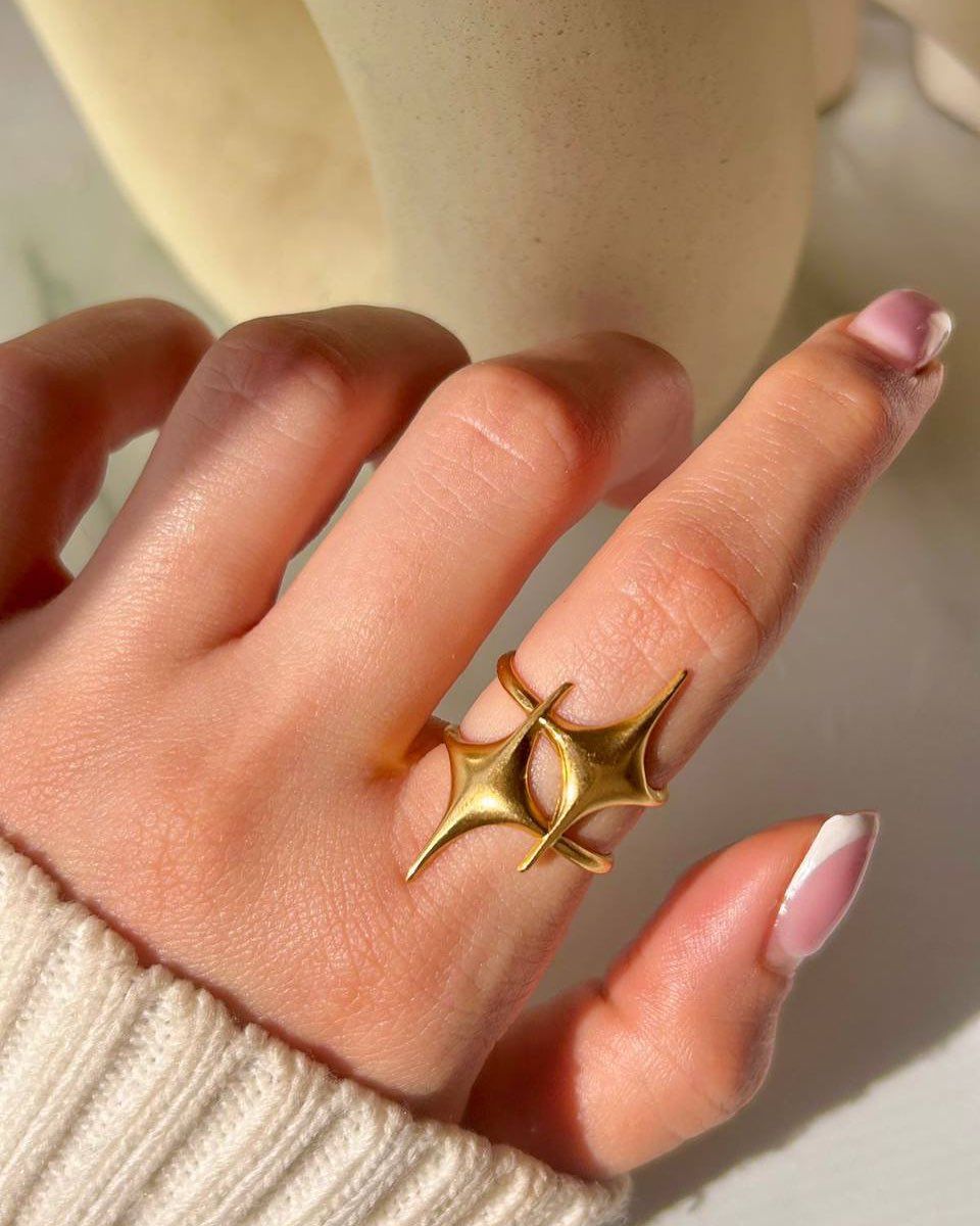 Two-Star Gold Ring