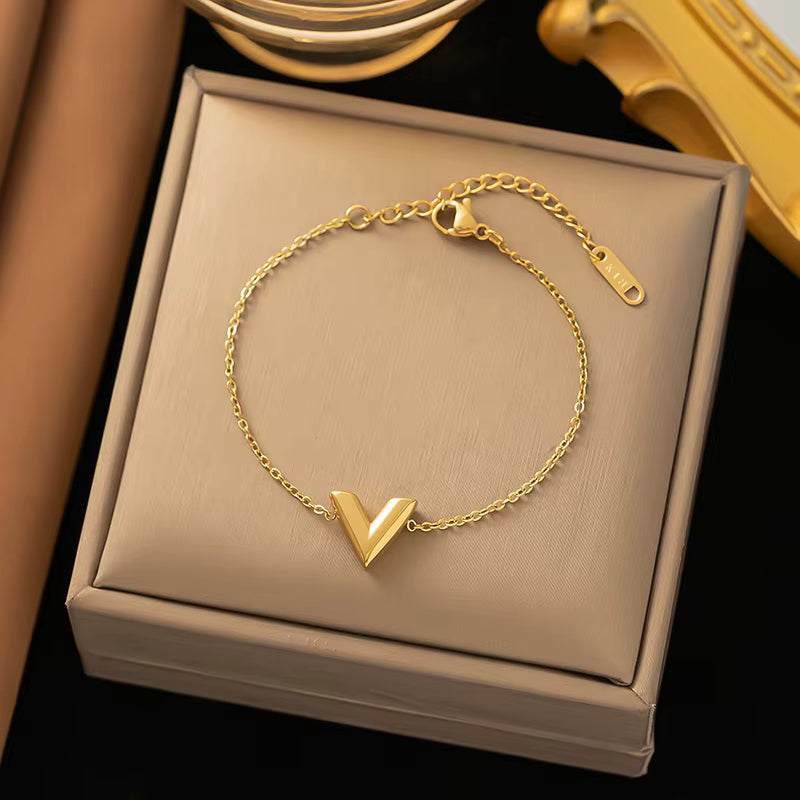 V Bracelet