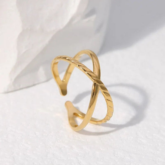Criss Cross Ring