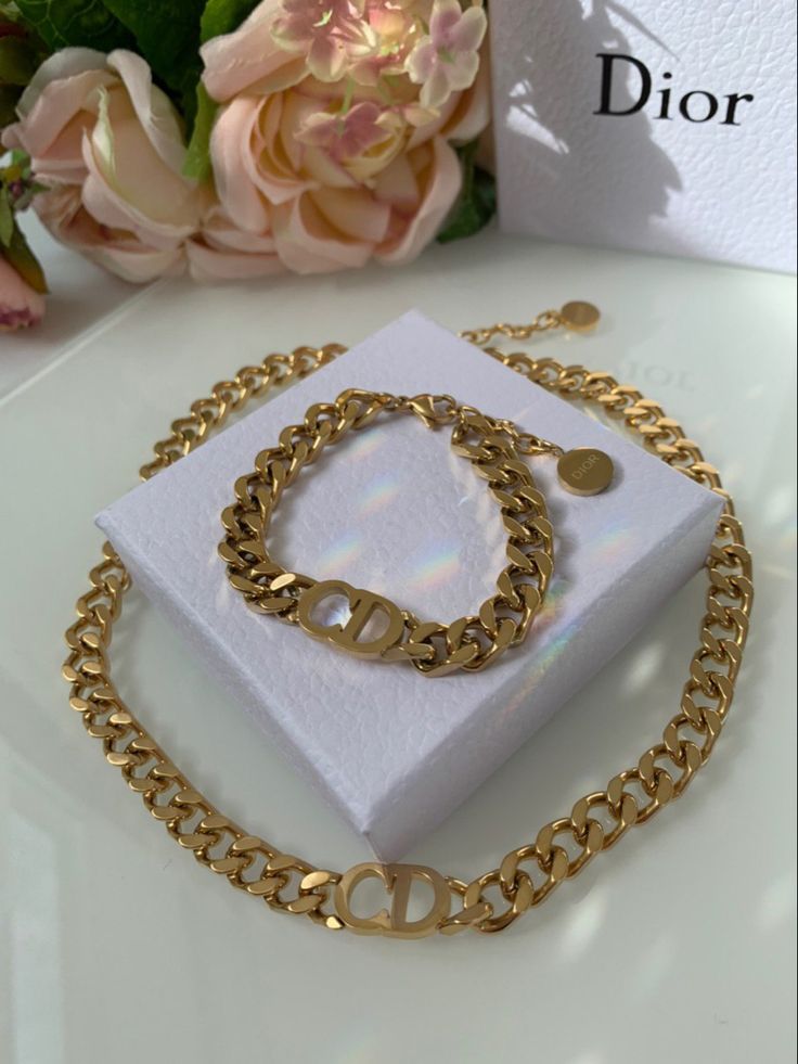 CD Set (Necklace + Bracelet)