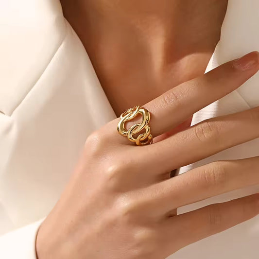 Chunky Interlocking Chain Ring