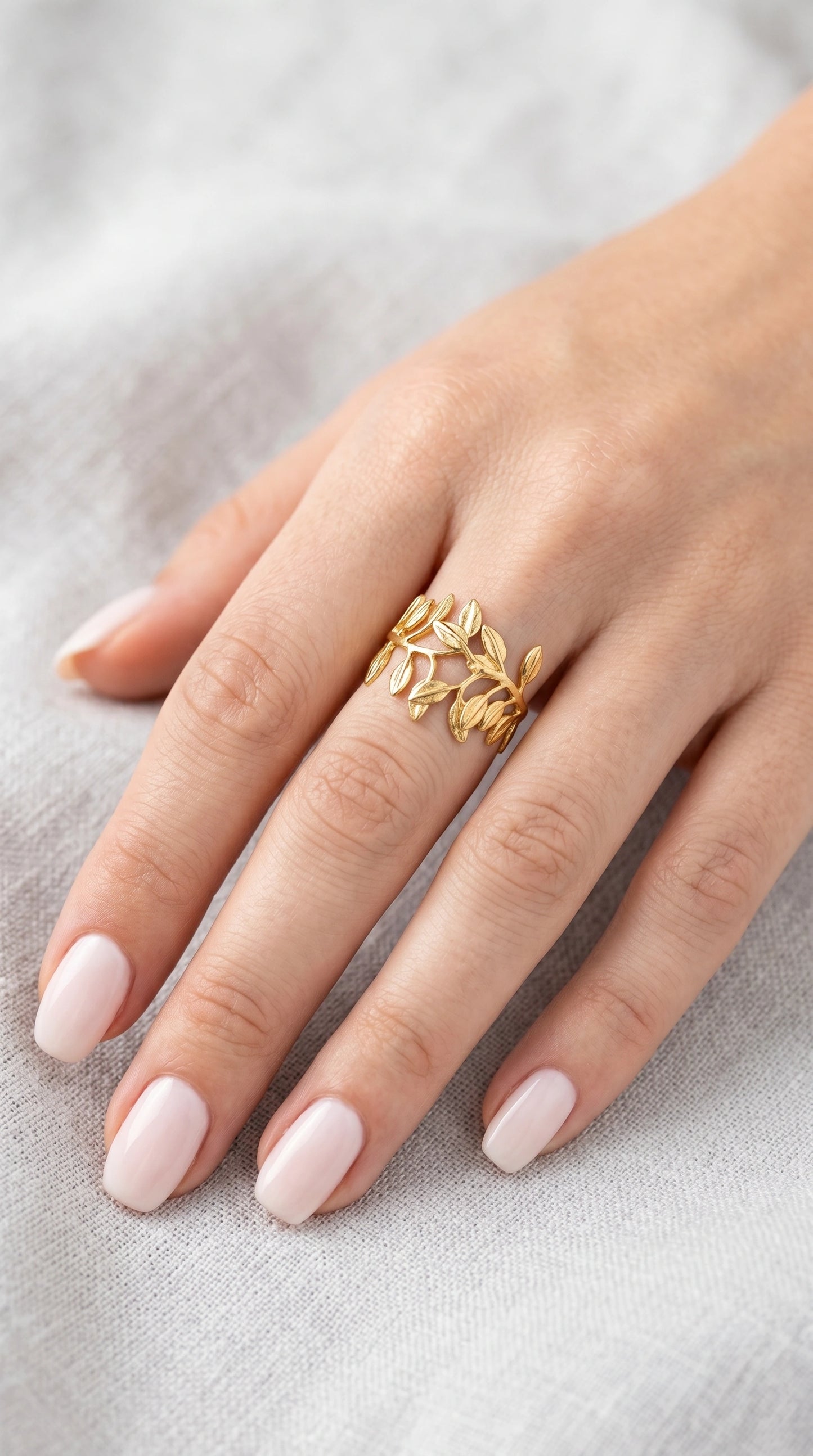 Eira Leaf Ring