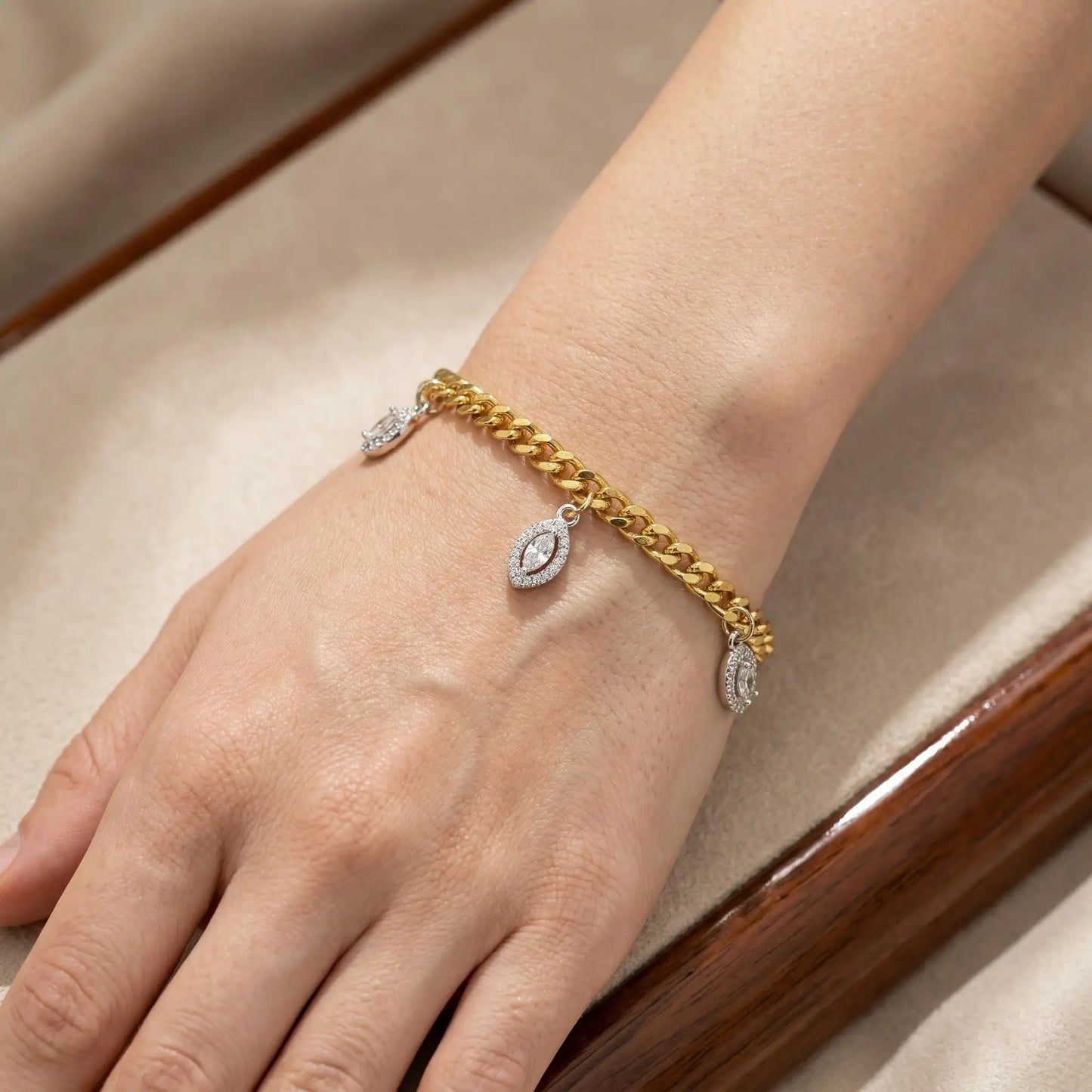 Elegance Link Bracelet