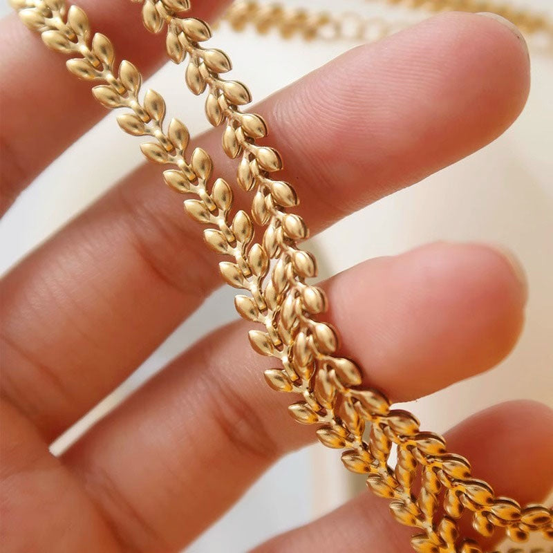 Gold Laurel Necklace