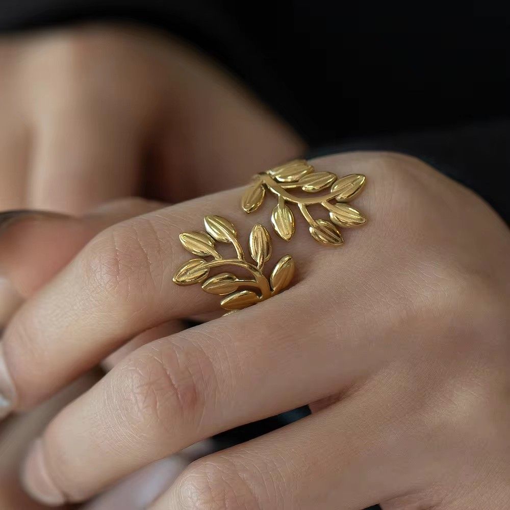 Laurel Leaf Ring