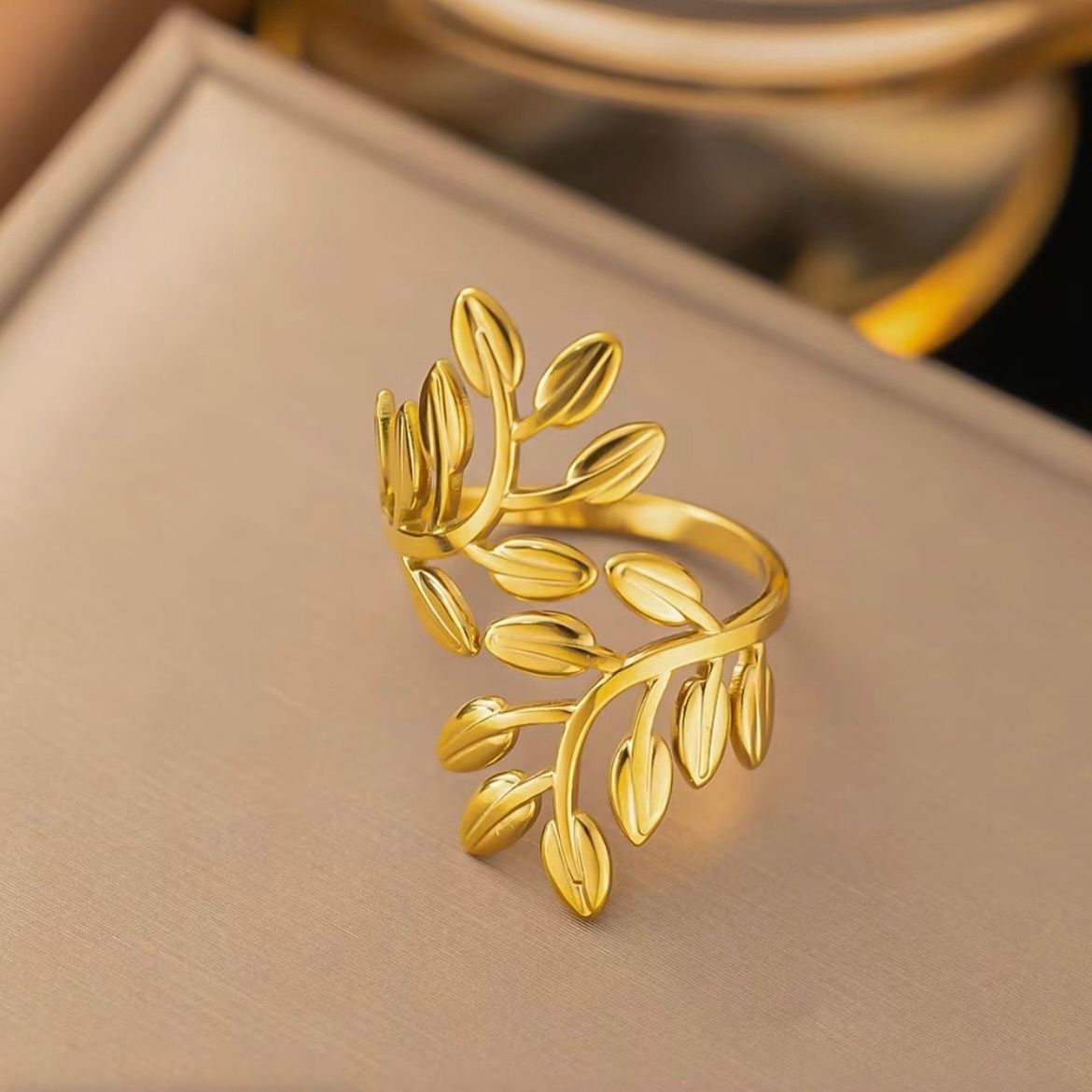 Laurel Leaf Ring