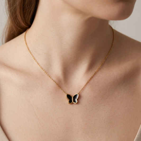Rose Pendant Necklace