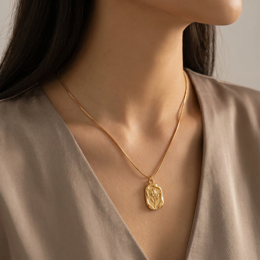 Rose Pendant Necklace