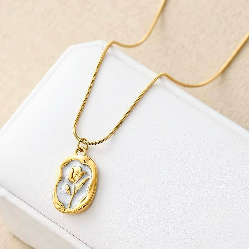 Rose Pendant Necklace