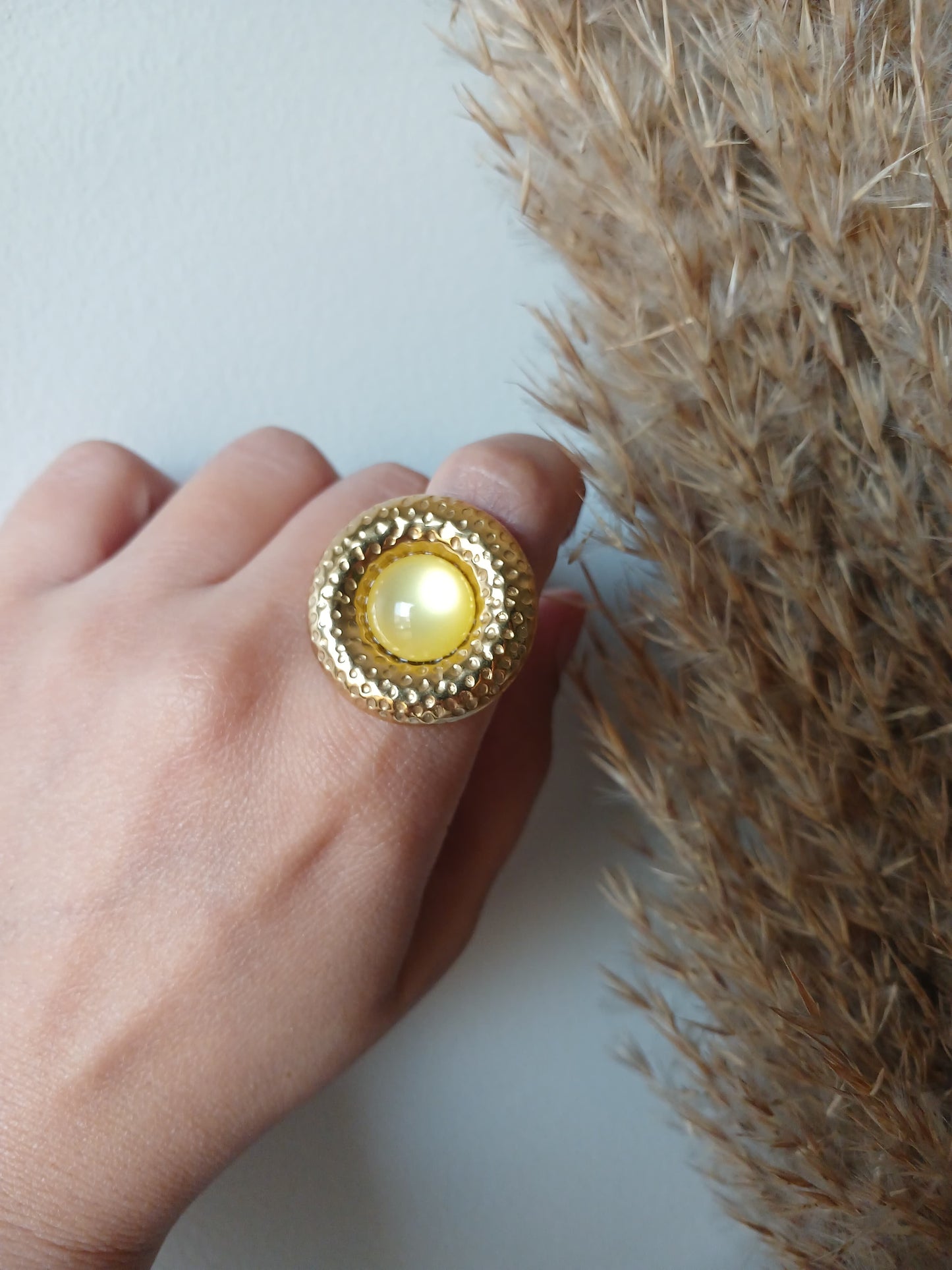Island Inlaid Yellow Stone Ring