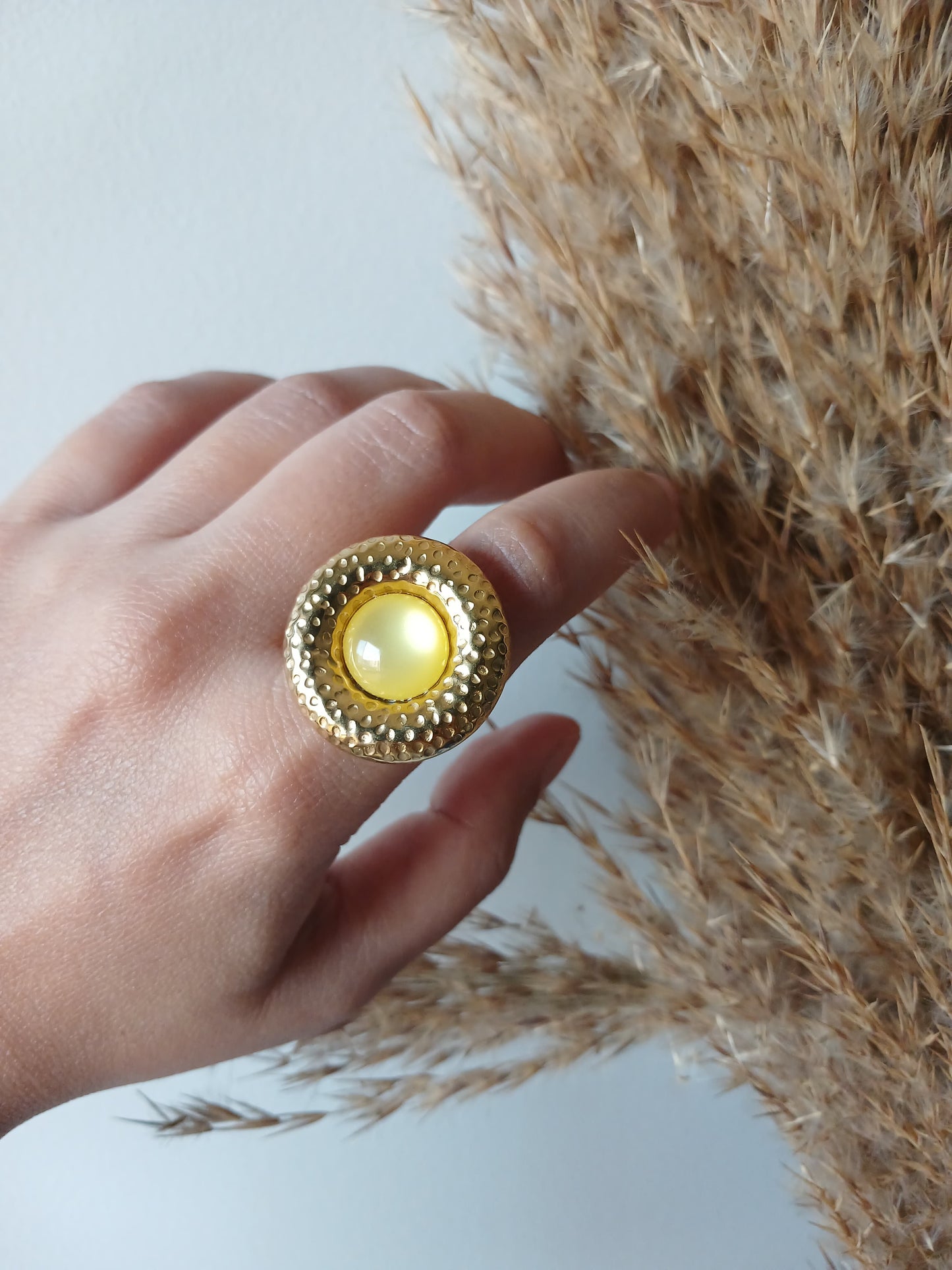 Island Inlaid Yellow Stone Ring